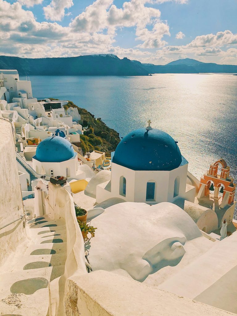 Peisaj insular mediteranean — fotografie ilustrativă / Mediterranean island scenery — illustrative photo